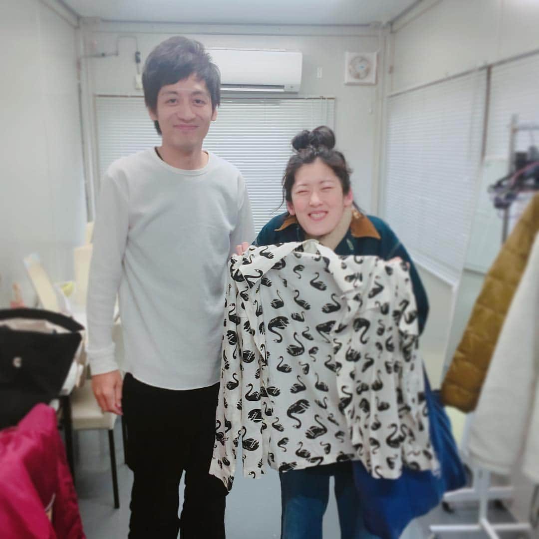 のインスタグラム：「. ついに！ついに！！！ 村田さんから鳥のシャツをいただいたよ！！！ .  うれしい！！！！！ やさしい！！！！！ . 大切に着ます！！！！！！ . ありがとうございます！！！ わあい  わあああああああい！！！ . #鳥のシャツ」