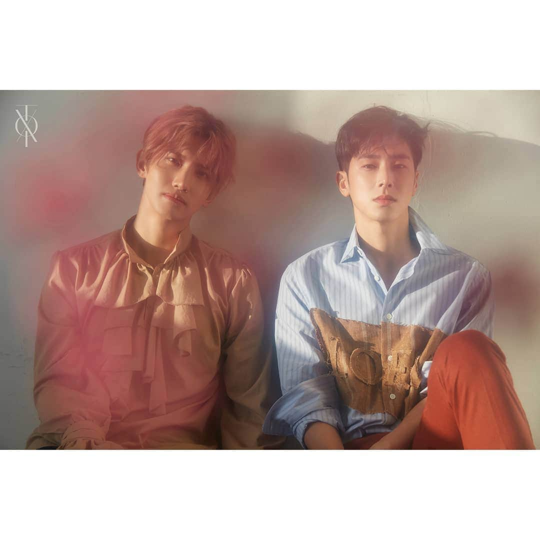 東方神起さんのインスタグラム写真 - (東方神起Instagram)「동방신기 스페셜 앨범 ‘New Chapter #2: The Truth of Love’가 미국 빌보드의 주목을 받았습니다! 역시 글로벌 황제 동방신기!👍 _ TVXQ! speical album ‘New Chapter #2: The Truth of Love’ was highlited by the U.S. Billboard! Global kings!👍 _ 👉https://www.billboard.com/amp/articles/columns/k-town/8491640/tvxq-truth-video?__twitter_impression=true _ #동방신기⁠ #東方神起⁠ ⁠#TVXQ⁠! #U_Know #MAX #유노윤호 #최강창민 #TheTruthofLove⁠ #Truth #TVXQ15thAnniversary _ @tvxq.official @yunho2154 @changmin88」12月28日 13時21分 - tvxq.official