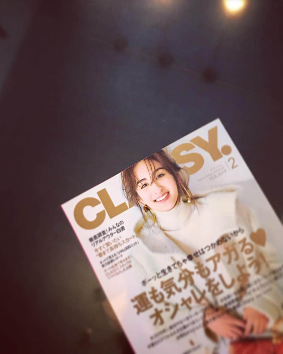 西村彩香さんのインスタグラム写真 - (西村彩香Instagram)「. . CLASSY.2月号  お気に入りの @madisonblue_official  のコートで出させていただいてます🙏💕 . . coat#madisonblue @madisonblue_official  knit.pants#plst @plst_official  shoes#loungedress @loungedress  bag#tods @tods」12月28日 17時07分 - leimoni_n