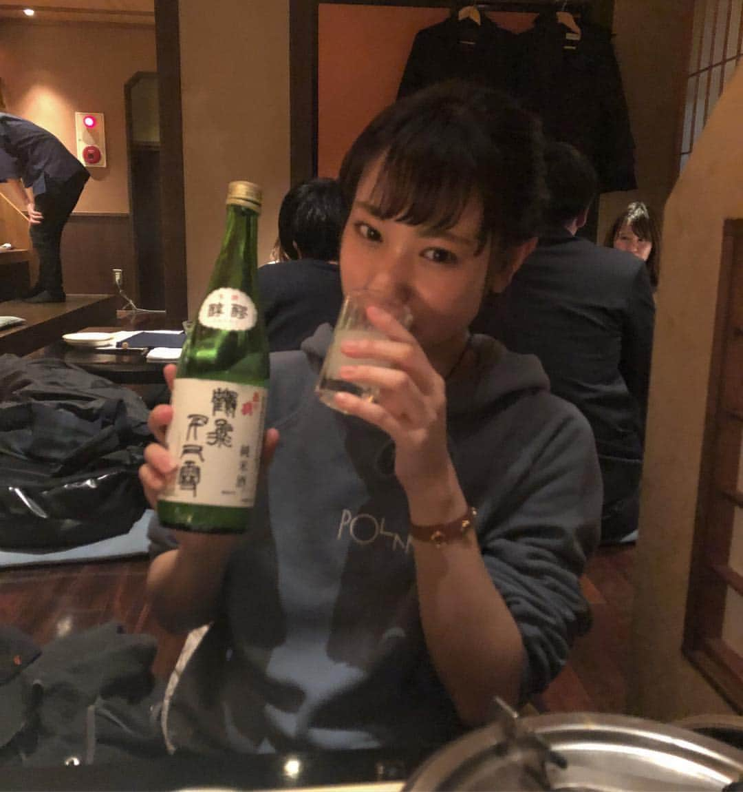 高野祐衣さんのインスタグラム写真 - (高野祐衣Instagram)「越銘嬢さんから 新酒の、にごり酒「鶴飛千石雪」を いただいたので早速♡ .  大好きなにごり酒〜♡ 少し発泡感があって さわやかでとっても飲みやすいし グイグイいっちゃいました😥✨ 越銘醸さんありがとうございました🍶  #日本酒 #日本酒女子 #越銘醸 #ゆいぽんしゅ」12月28日 17時37分 - yuipooon12_06