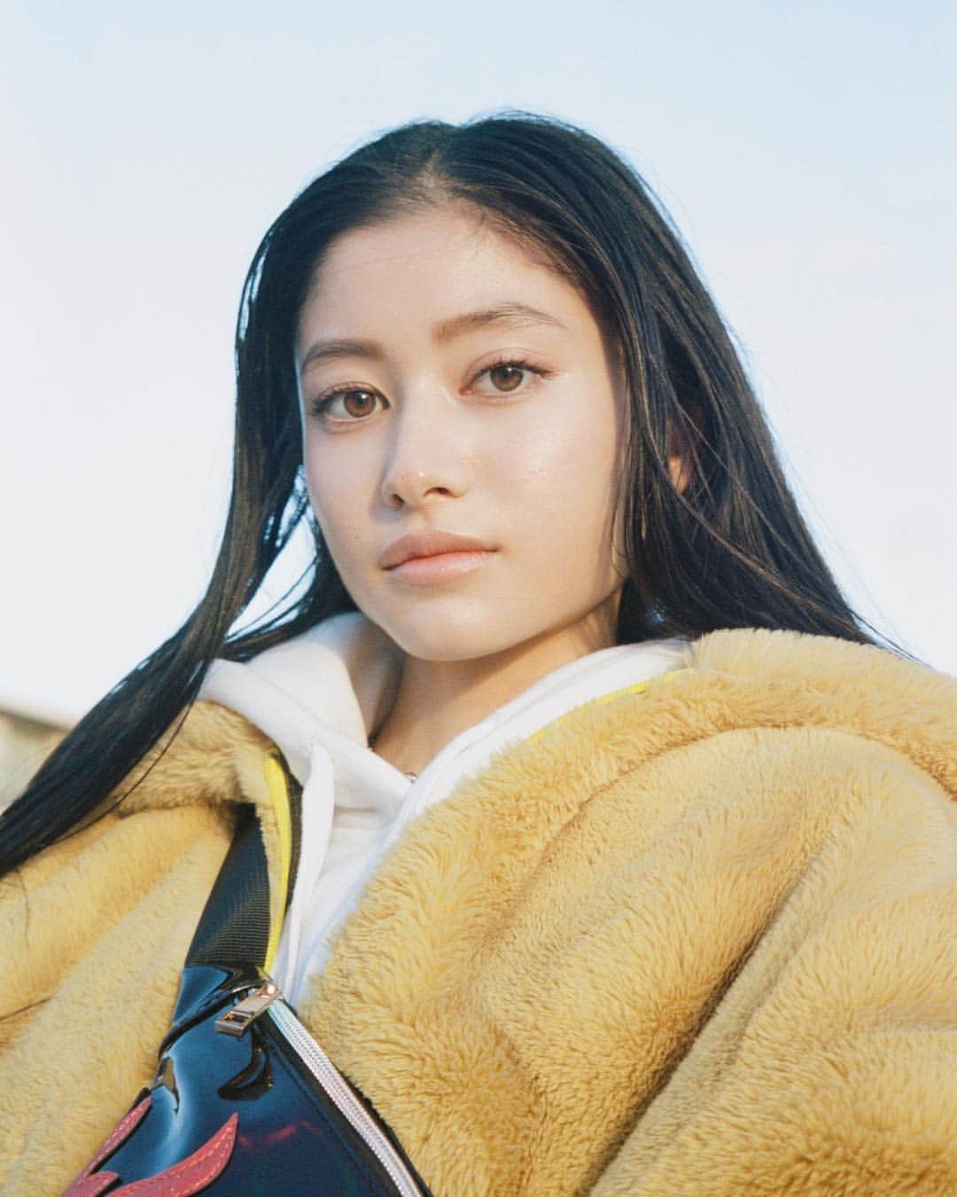 石丸乃晏のインスタグラム：「💛 NYLON JAPAN 💛 今月号の「Life's too good」のページに出させていただきました❤️🔫☁️ 🔥是非見てください🔥 @nylonjapan #nylonjapan #nylonjp」