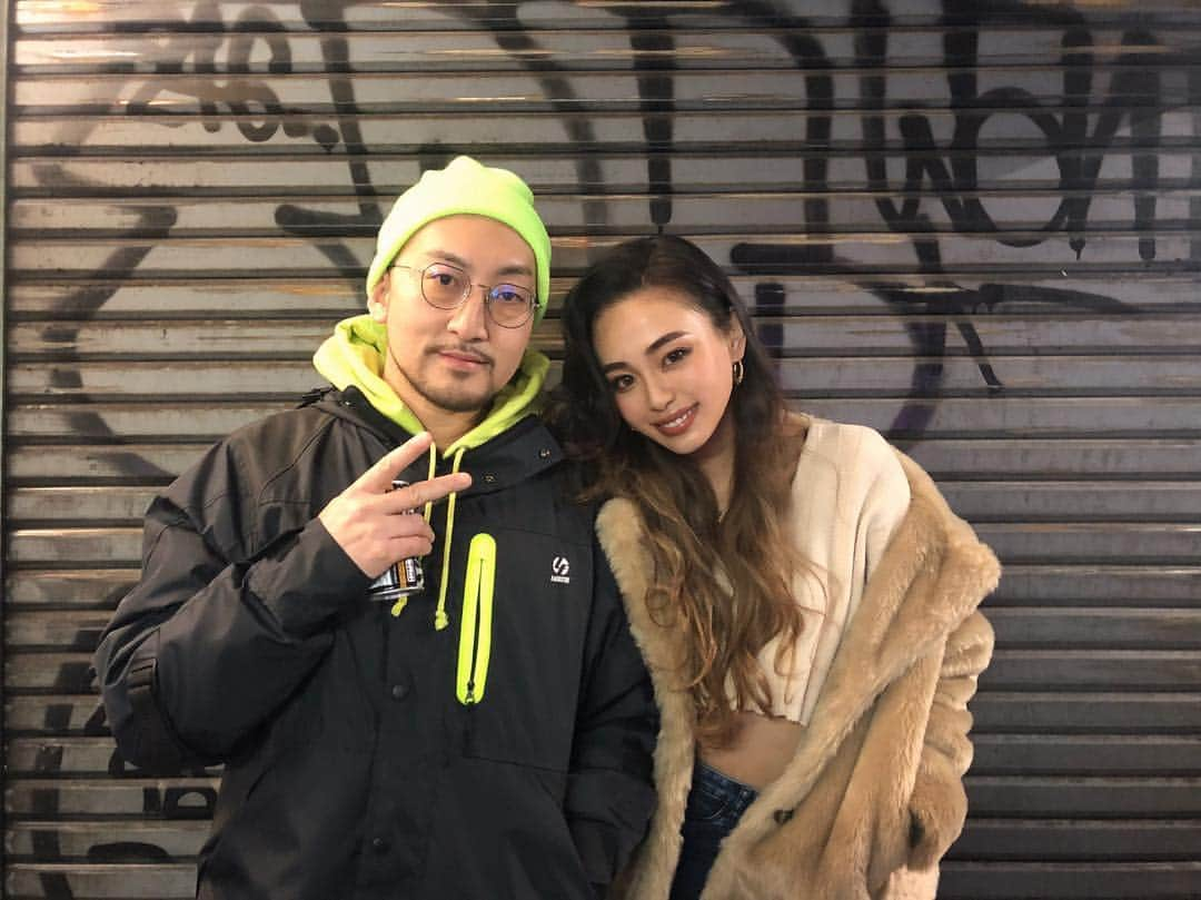 yumiさんのインスタグラム写真 - (yumiInstagram)「. やっほゆみだよ🙋‍♂️ NORIKIYOさんのPV撮影をしたよ🎬 HIPHOP界のアイドルとしては←（😒😒😒w）NORIKIYOさんともリンクしたかったからオファー頂いた時は嬉しかった☎️りんりん♩ . NORIKIYOさん、スタッフさん、皆さまありがとうございました😊❤️ 仕上がり楽しみ🌈✨ みんなもお楽しみにー💚 . #NORIKIYO #hiphop #music #pv #馬鹿と鋏と」12月28日 19時37分 - yumiiiiiiiii_