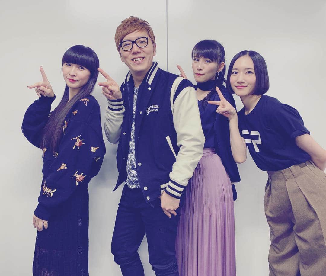 HIKAKINのインスタグラム：「本日はPerfumeさんのツアー『FUTURE POP』を横浜アリーナで見させていただきました。ステージや演出が凄すぎて夢見てるみたいでした😭✨ #Perfume #FUTUREPOP #2018」