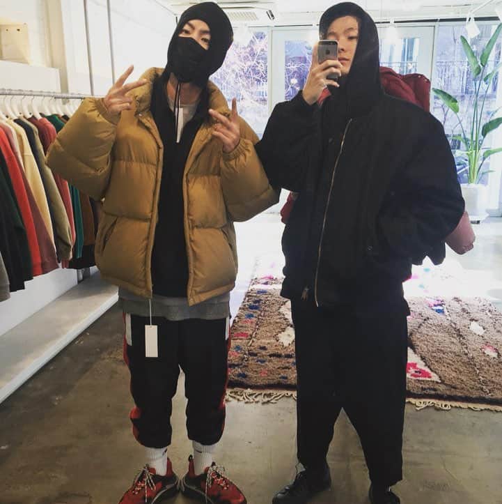 ホン・ジョンヒョンのインスタグラム：「오늘 같은 날씨에 딱 이네요. 모두 귀 조심하세요👂 번창해버려 @kimchannnn」