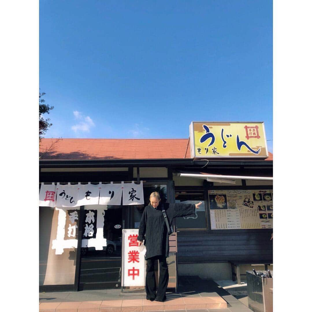 倖田來未さんのインスタグラム写真 - (倖田來未Instagram)「IN 香川!!!﻿ 香川といえば、うどん屋さん。﻿ と思ったらどこもかしこもうどん屋さん！笑笑﻿ ﻿ #うどん #めっちゃ美味しかった！ #ってかながっ！！ #それでは一言﻿ #来年も #長ーく #愛して #言ってみたかった#大原麗子 さん #明言 #CM #明日は #DNATOUR2018 #香川公演 #みんなで楽しもうね！#倖田來未 #kodakumi #live #tour」12月28日 23時09分 - kodakumi_official