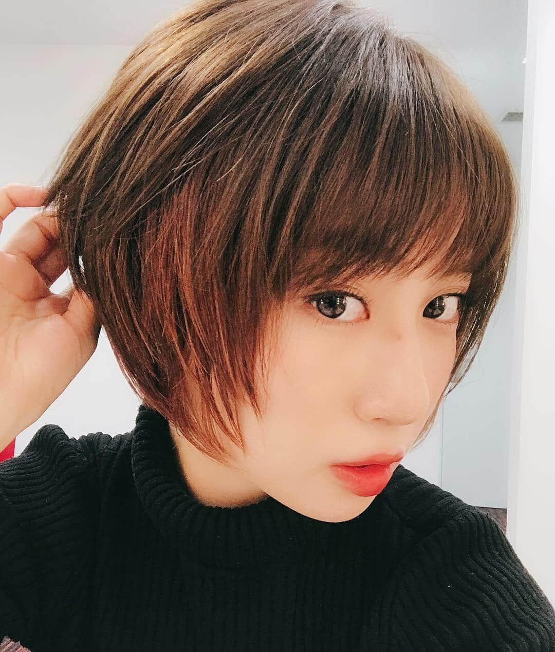 増田有華さんのインスタグラム写真 - (増田有華Instagram)「＊ おぱよう〜 やっと髪切れるーって切ってもらったら 結構ショート寄りになったんだ〜 どんどん短くなっちゃうよねぇ。  インナーカラーは初のピンク。 いまからなまほそ。 9:55〜高校バスケSoftbankウインターカップ2018のゲスト解説です🎅🏻❤️ ＊ @pepeyumi  @spadic0404 #ショート #髪 #ヘアースタイル #ヘアー #haircolor #hair #hairstyle #haircut #バスケ #バスケ女子 #バスケットボール #バスケ部」12月29日 9時12分 - masuyuka_official