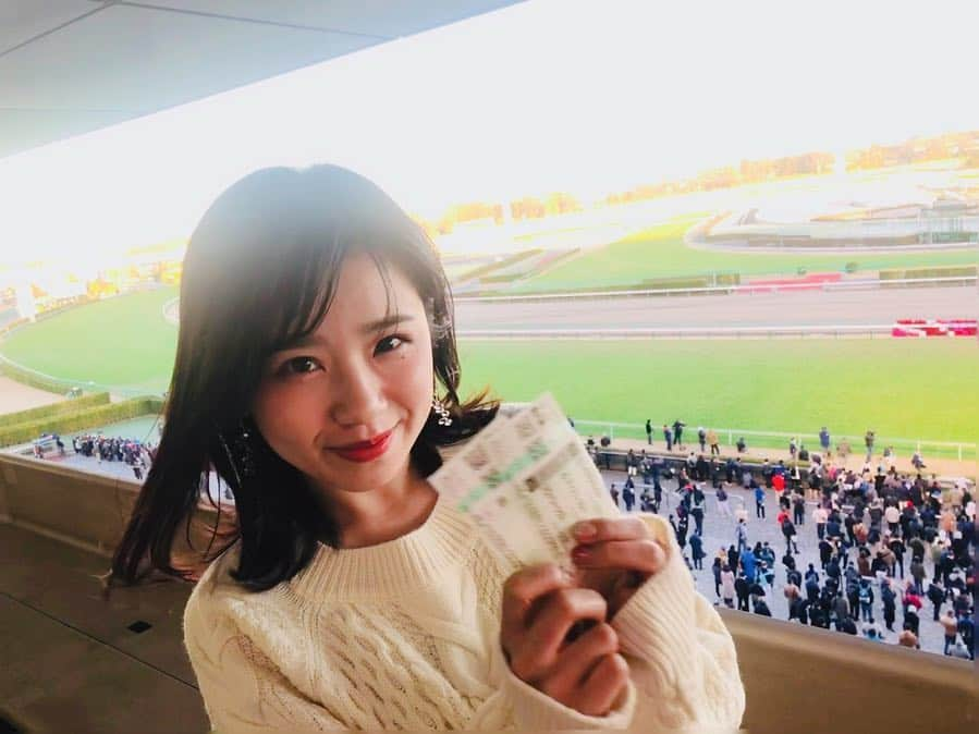 小池美由さんのインスタグラム写真 - (小池美由Instagram)「ㅤㅤㅤㅤㅤㅤㅤㅤㅤㅤㅤㅤㅤ はじめて競馬に挑戦した🏇！ 思ってる100倍楽しくて熱くてびっくり！！！！！！ ㅤㅤㅤㅤㅤㅤㅤㅤㅤㅤㅤㅤㅤ 結果は聞かないでください🤪 ㅤㅤㅤㅤㅤㅤㅤㅤㅤㅤㅤㅤㅤ #2018年の目標 #やったことないことやる #だったんだけど #すごいよかった #来年も引き続き #やったことないことやる #あと #人間とよりしゃべる」12月29日 18時52分 - kkkkkoike