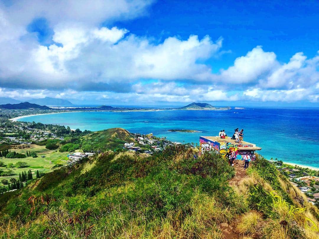 秋丸美帆さんのインスタグラム写真 - (秋丸美帆Instagram)「#hawaii #kailua #sea #ocean #hiking #lanikai #pillbox #lanikaipillbox #ハワイ #カイルア  #ピルボックスハイク #絶景 #登山 #ピルボックス #天国」12月29日 18時53分 - mippy34
