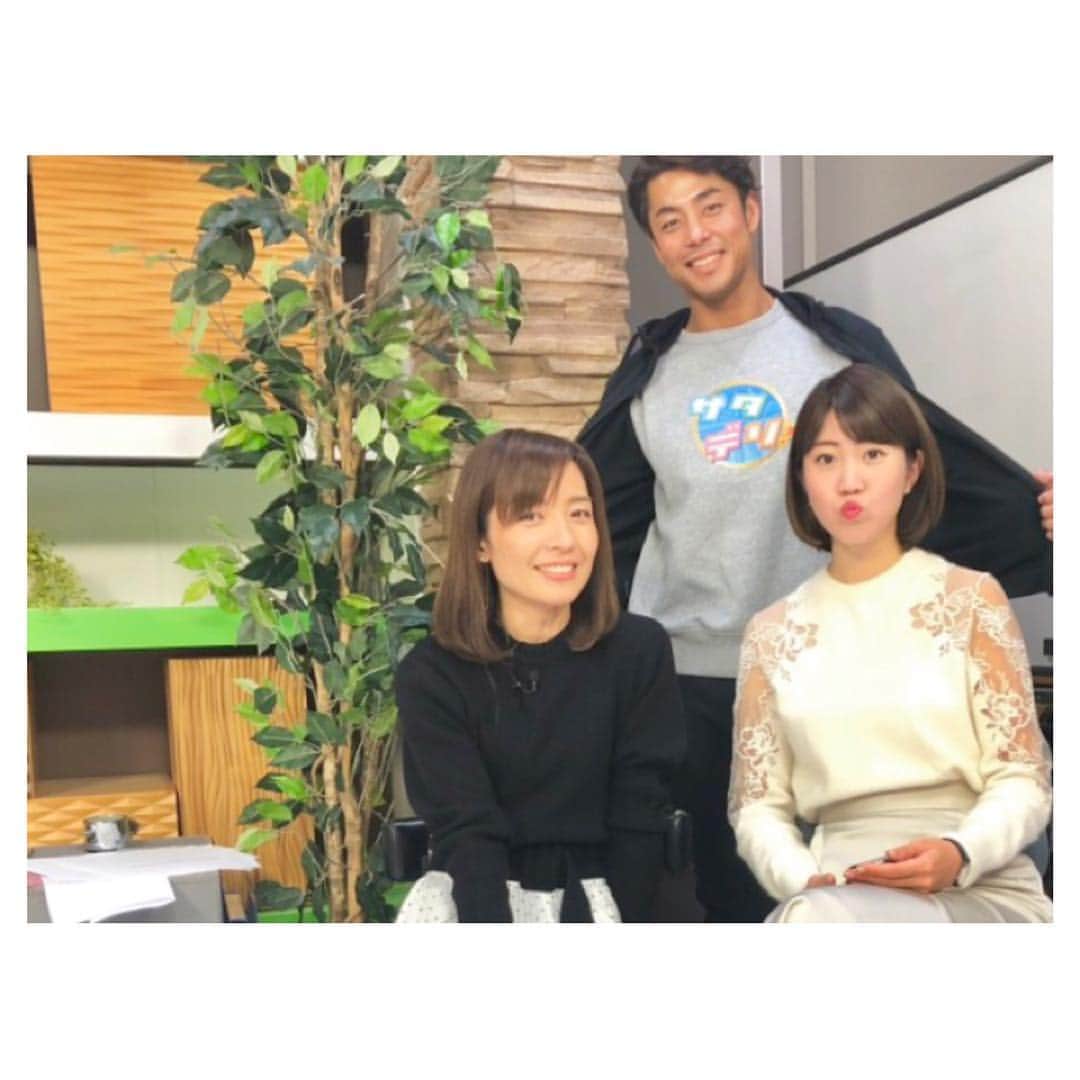 西木恵美里のインスタグラム：「佐伯さん着替え中につき3人🤣  良いお年を！  年始は1/19スタートです🥳  #サタデリ」
