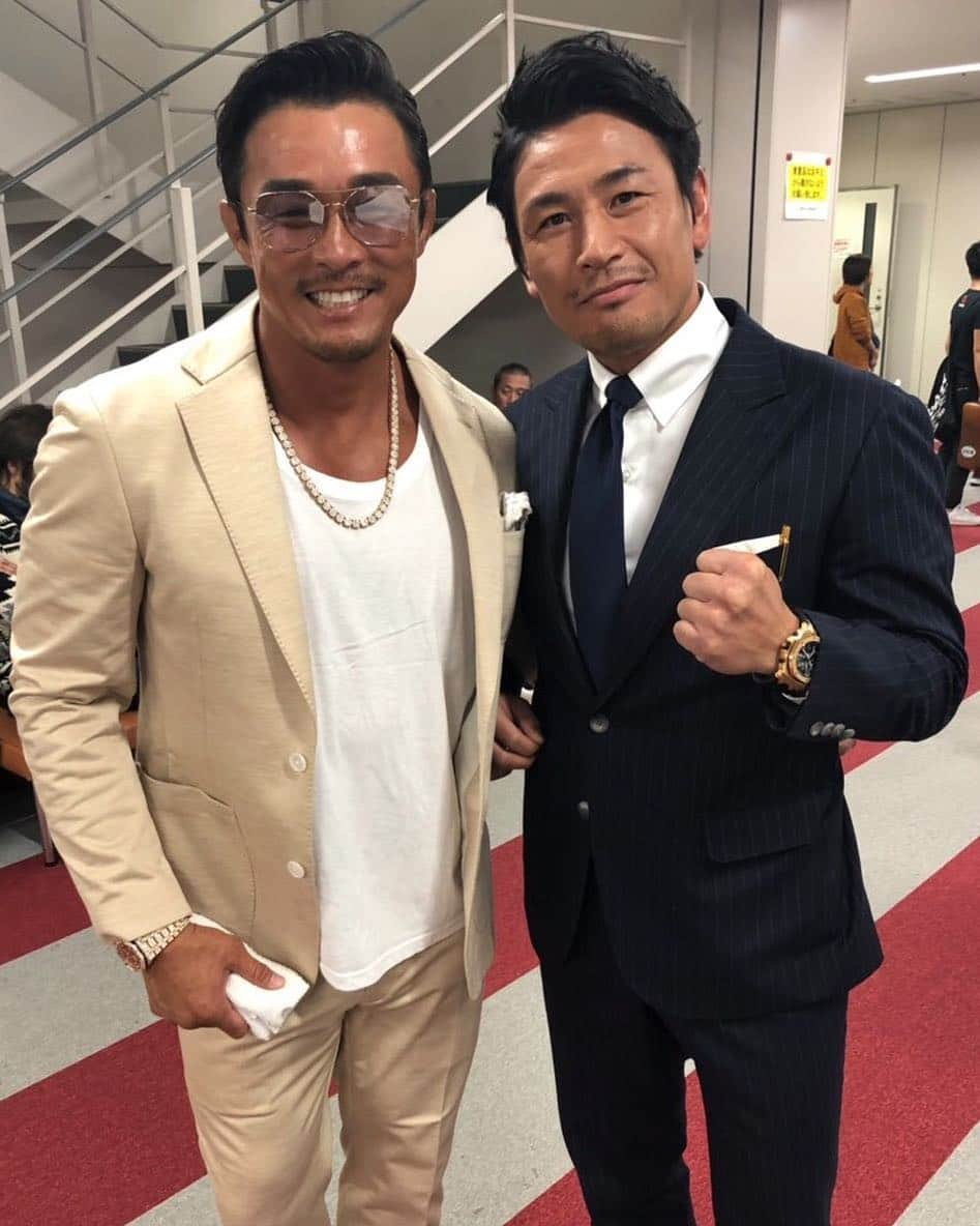 魔裟斗さんのインスタグラム写真 - (魔裟斗Instagram)「まもなく 20時から  Abema TV 格闘代理戦争3rd  決勝戦 生中継です！ 秋山さんと #魔裟斗  @akiyamachoo」12月29日 19時39分 - masato.official