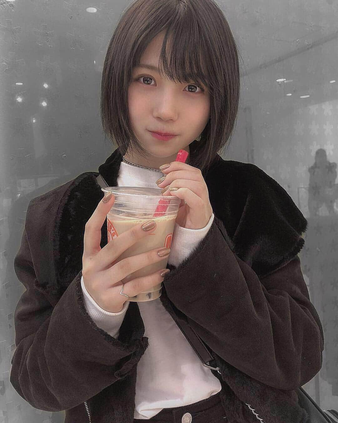 小畑優奈さんのインスタグラム写真 - (小畑優奈Instagram)「☺︎☺︎☺︎ #タピオカ  #タピオカミルクティー  #タピ活」12月29日 13時22分 - yuna_obata48