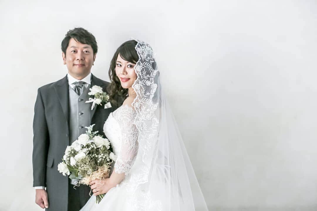 川面千晶のインスタグラム：「年末に結婚記念写真」