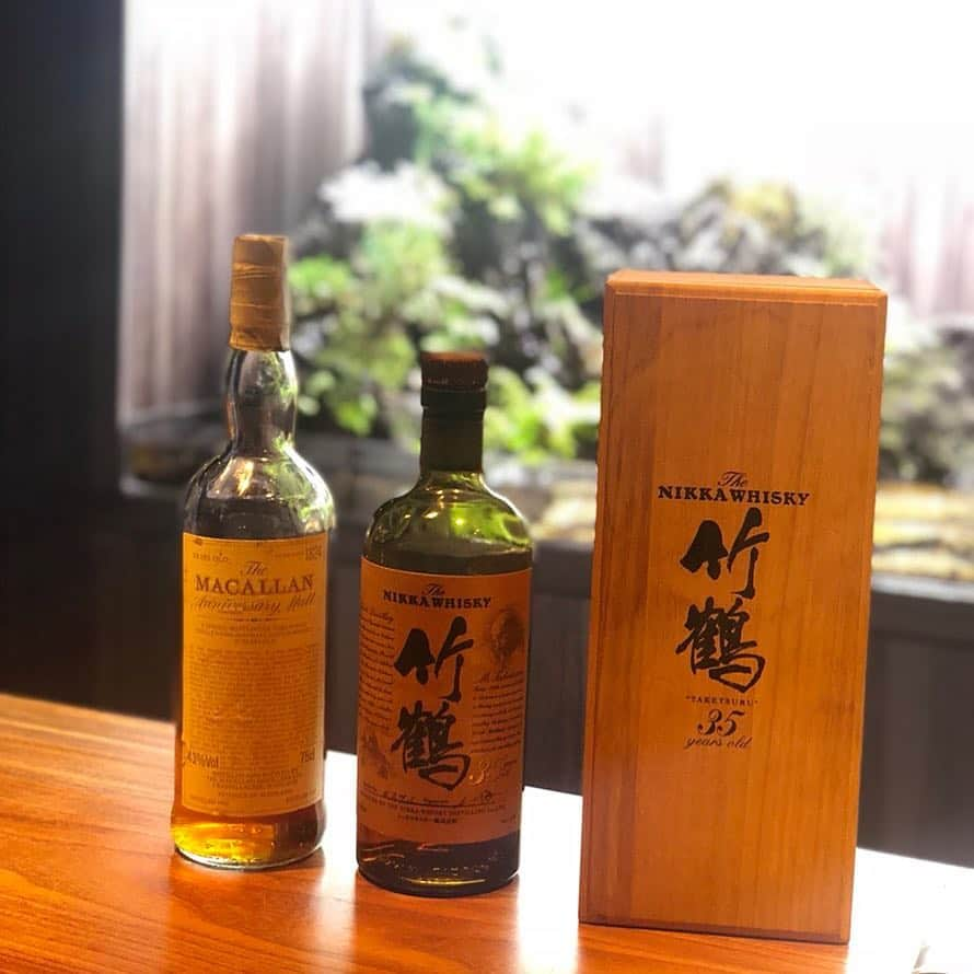 久野 創さんのインスタグラム写真 - (久野 創Instagram)「飲み納め^ ^  #ウイスキー #竹鶴35年 #マッカラン25年 #至極の一杯 #お酒というよりアートに近い #25年と35年の歴史を味わう #whiskey #taketsuru35 #macallan25」12月29日 16時16分 - hajime_kyuno