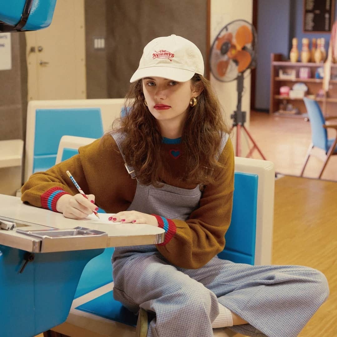 Aymmy in the batty girlsのインスタグラム：「【NEW ARRIVAL】﻿﻿﻿ ﻿﻿﻿ ◾︎LAMETICK HEART ニット﻿ ¥11,880 (tax in)﻿﻿﻿ BROWN , WHITE , BLACK﻿ ◾︎MAYFIELD オーバーオール﻿ ¥19,980 (tax in)﻿﻿﻿ GREEN , BLUE , BLACK﻿ ◾︎TEENAGE DREAM キャップ﻿ ¥4,320 (tax in)﻿﻿﻿ OLIVE , BEIGE , BLACK﻿ ﻿﻿﻿ [STORE]﻿﻿﻿ @batty_garage ラフォーレ原宿﻿﻿﻿ Aymmy ONLINE STORE﻿﻿﻿ ZOZOTOWN﻿﻿﻿ ﻿﻿﻿ #aymmy #エイミー﻿﻿﻿﻿ #aymmyinthebattygirls ﻿﻿﻿﻿ #teenagedream﻿﻿﻿ #原宿 #harajuku﻿ #エイミーインザバッティーガール﻿ ﻿﻿﻿ #ニット #ラメニット #ハート﻿ #オーバーオール #千鳥柄 #キャップ」