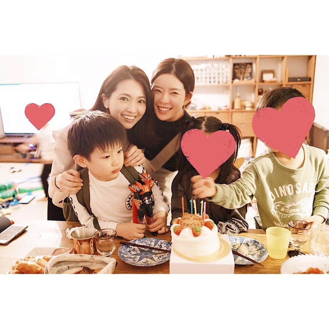 喜田彩子さんのインスタグラム写真 - (喜田彩子Instagram)「﻿ ﻿ 受験組にサプライズケーキ🎂🙏✨﻿ 皆んなありがとう❤️﻿ ﻿ それぞれ楽しい小学校生活になりますように...☺️﻿ ﻿ ﻿ ﻿ #サプライズ#surprise#ケーキ#🎂﻿ #ママ#ママ友#﻿ #東京#tokyo#도쿄﻿﻿ #持ち寄りパーティー ﻿﻿ #おかめ会 #ママ#ママ友#ママ会﻿﻿」12月5日 19時15分 - ayacokida