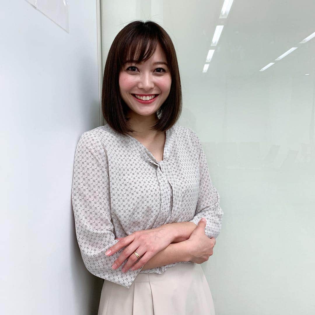久冨慶子　下半身 久冨慶子さんのインスタグラム写真 - (久冨慶子Instagram)「今日の衣装は #rooneytokyo でした✨✨  少し変わったデザインのブラウスが素敵でした😊 ＊ ＊ #テレビ朝日 #スーパーjチャンネル #久冨慶子 #アナウンサー」12月12日 20時47分  - keiko0hisatomi