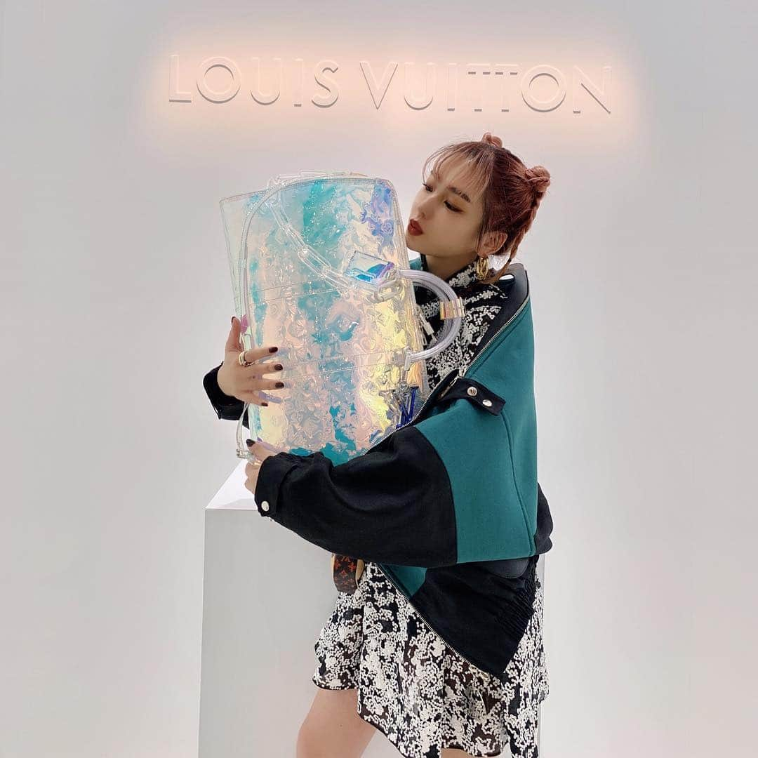 megbabyさんのインスタグラム写真 - (megbabyInstagram)「🤑🧡🧬🔫#louisvuitton2019ss 春夏のMENSかわいすぎる🥺」12月5日 20時38分 - _megbaby_