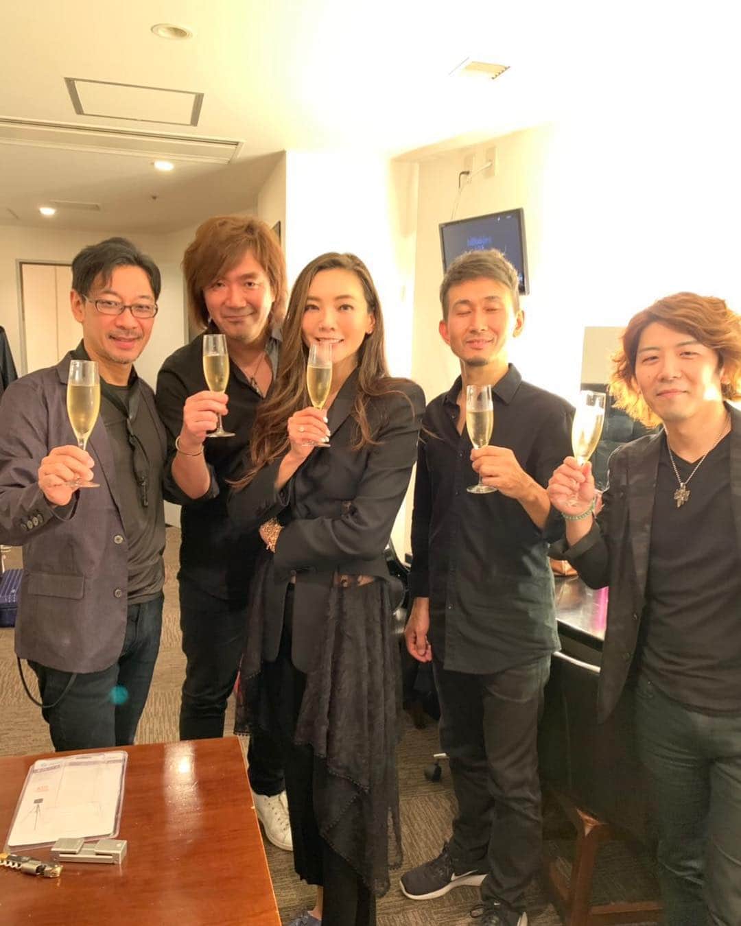 のインスタグラム：「@billboardlive_osaka  #loveosaka  #大阪のみんな有難う #最高のbandのみんな有難う❤️ #ファンのみんな有難う💕 #宝塚の同期のみんな有難う💕 #帝塚山学院の同級生のみんな有難う❤️ #takako#yokawao #和央ようか」