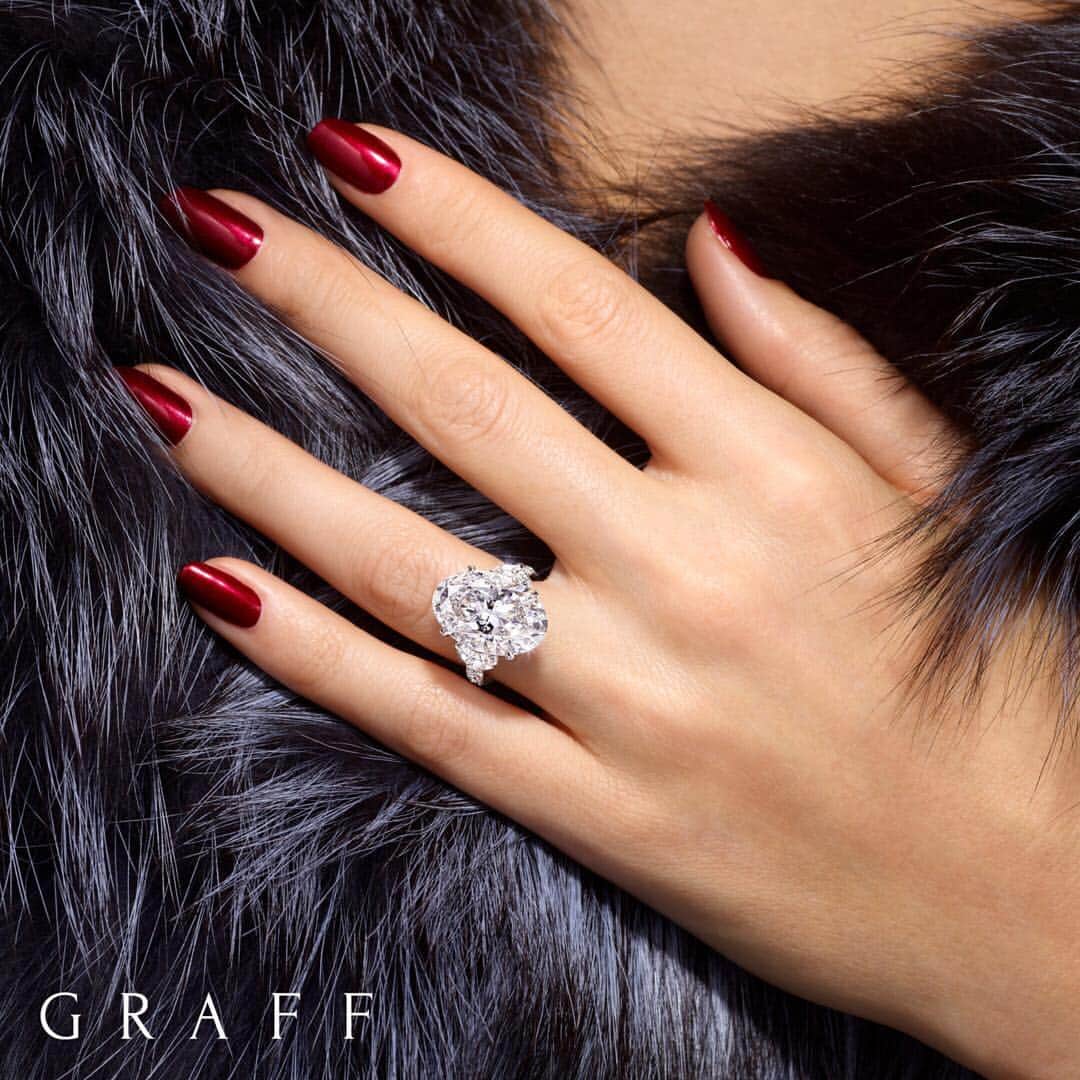 Graffさんのインスタグラム写真 - (GraffInstagram)「Wish upon a star. • 11.12 carat D Flawless oval shape Lesedi La Rona diamond ring #graffdiamonds #highjewelry」12月5日 21時51分 - graff