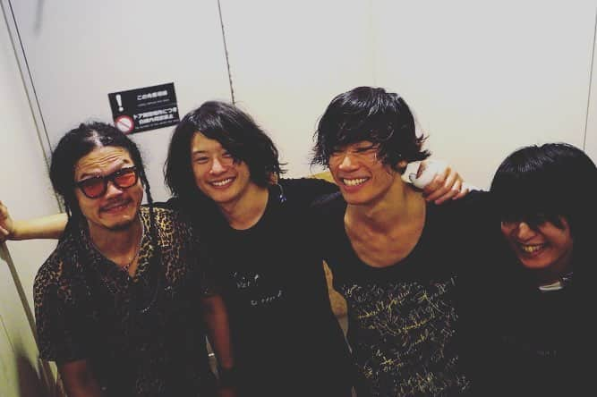 [ALEXANDROS]さんのインスタグラム写真 - ([ALEXANDROS]Instagram)「名古屋2日目終了。最高のkick offでした。来てくれた人ありがとう。楽しすぎました。洋平ヒロまーサトヤス #sleeplessinjapan  #sleeplessinnagoya」12月5日 22時02分 - alexandros_official_insta