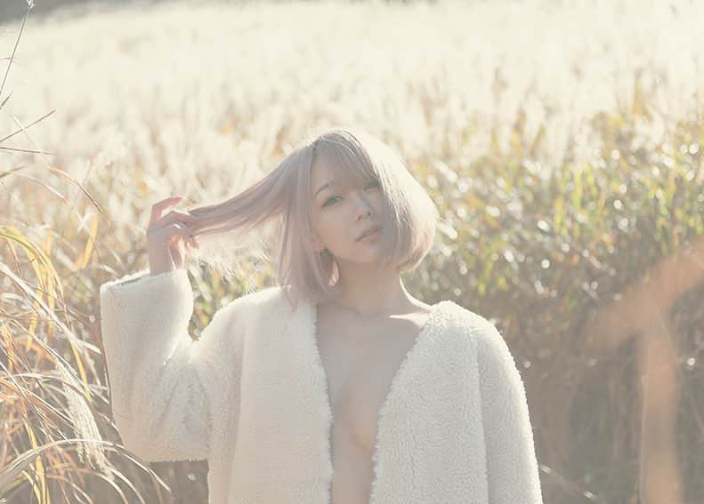 西野翔のインスタグラム：「📷お耽美写真家Kay  #portrait #すすき #susuki #naturephotography #moodygrams #artstagram  #instagood #instalike #instagramjapan #japan #japanesegirl #model #西野翔  #nishinoshow」