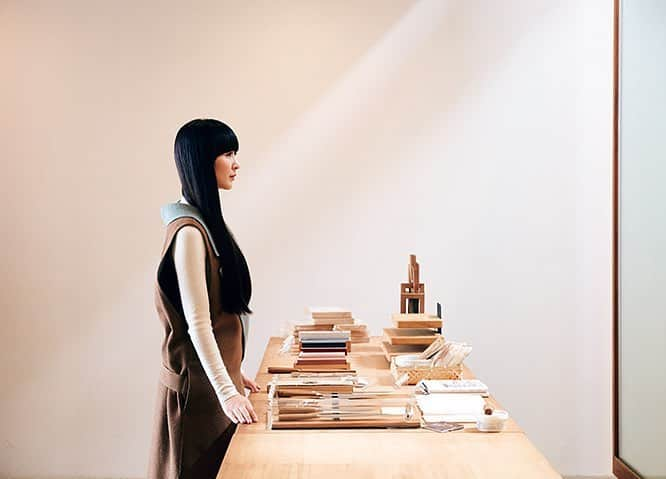 Perfumeさんのインスタグラム写真 - (PerfumeInstagram)「English version of Kokontozai: KASHIYUKA’s Shop of Japanese Arts and Crafts on @casabrutus is now up! On this issue, she came upon handmade kitchen knives. Link in bio. #prfm」12月5日 23時56分 - prfm_official