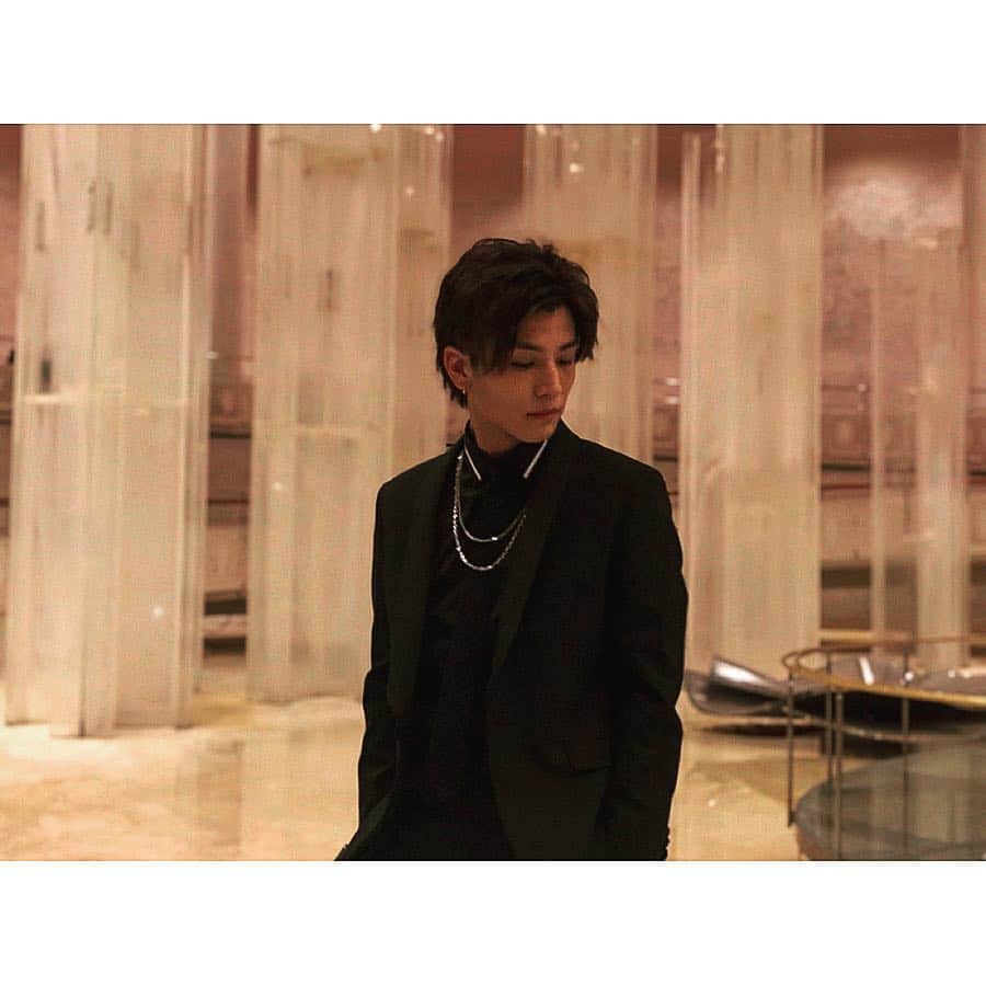 岩田剛典さんのインスタグラム写真 - (岩田剛典Instagram)「dressed in a suit and tie🤵🏻」12月6日 0時19分 - takanori_iwata_official