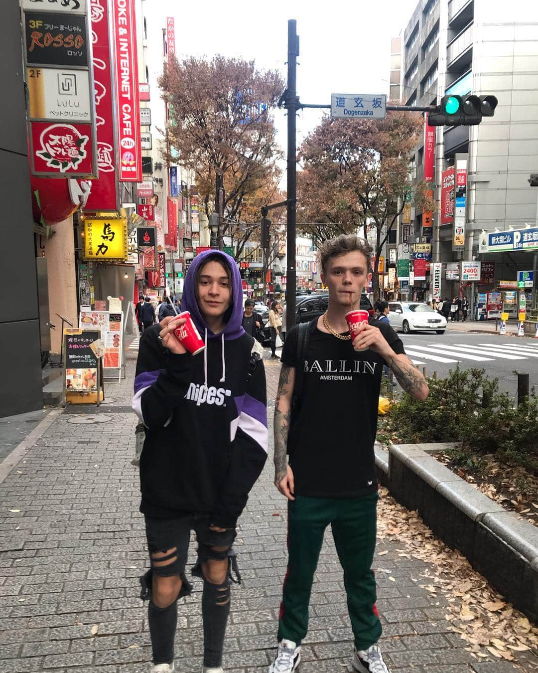 Bars and Melodyさんのインスタグラム写真 - (Bars and MelodyInstagram)「Big boys in japan 🇯🇵」12月6日 0時33分 - barsandmelody