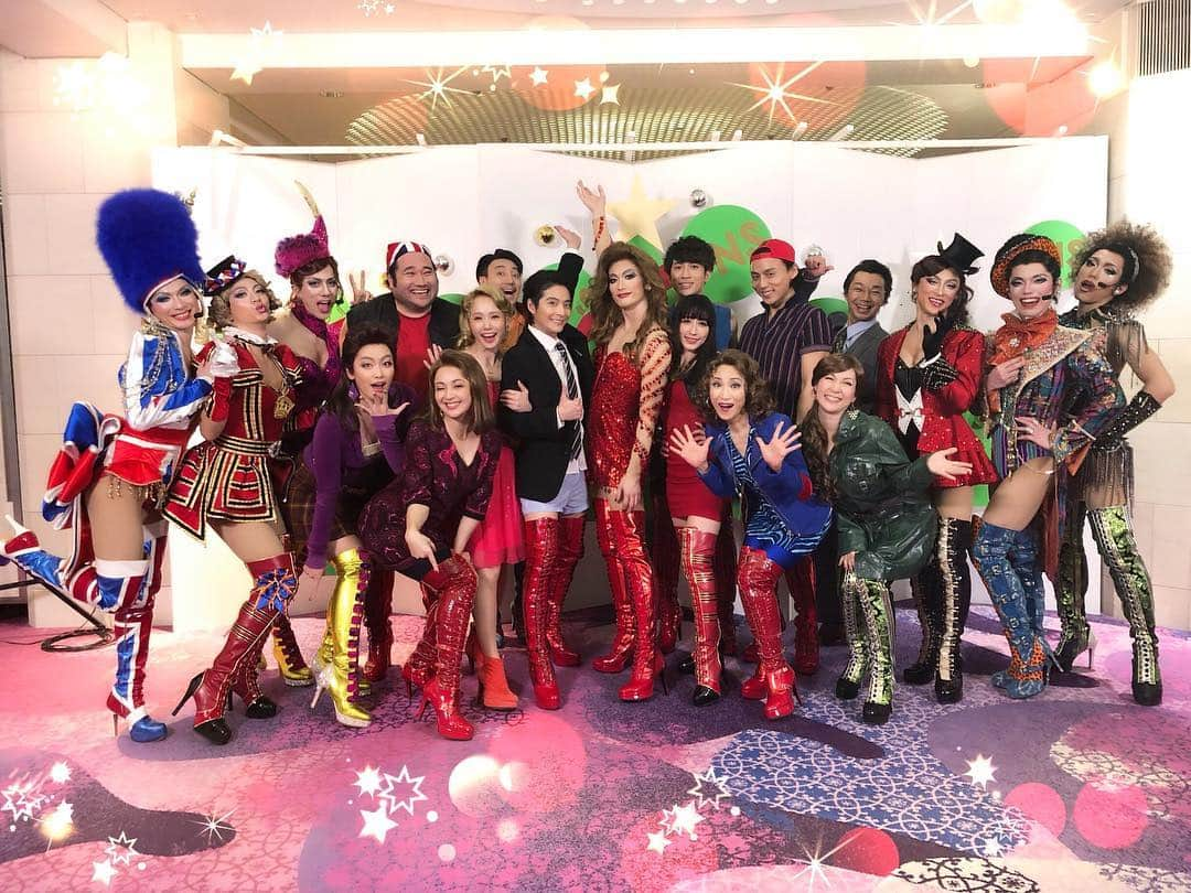 小池徹平さんのインスタグラム写真 - (小池徹平Instagram)「すんごく楽しかったFNS歌謡祭。 貴重な経験ができました。 大好きなカンパニーと素敵なステージに立てて感動。 来年の再演楽しみにしてねー！！ そして、同世代の32歳トリオ。 これも楽し過ぎた。 優は同級生、いく君は初めてだけど、すごく距離が縮まりなんていい出会いだ。 今日も酒がうまい😋 #キンキーブーツ #城田優 #山崎育三郎」12月6日 1時36分 - teppei.koike_official