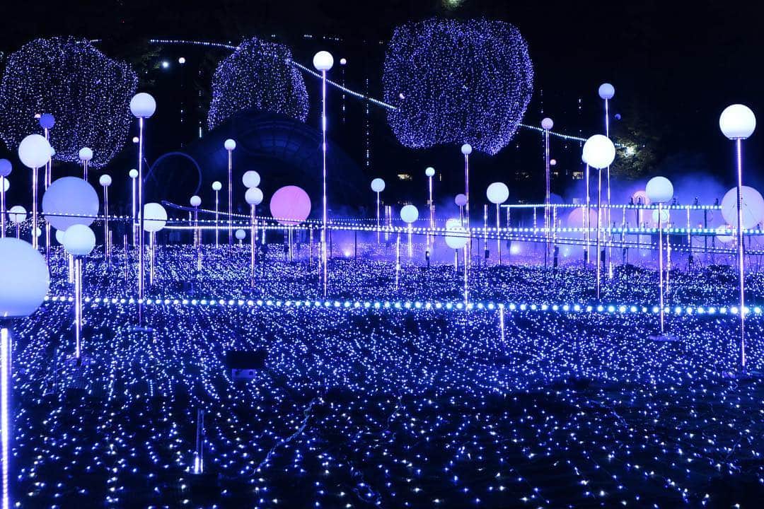 松雪彩花さんのインスタグラム写真 - (松雪彩花Instagram)「イルミネーションの季節🎀 #tokyomidtown #illumination #blue #eosm100 #テーマは #宇宙」12月6日 1時40分 - ayakamatsuyuki
