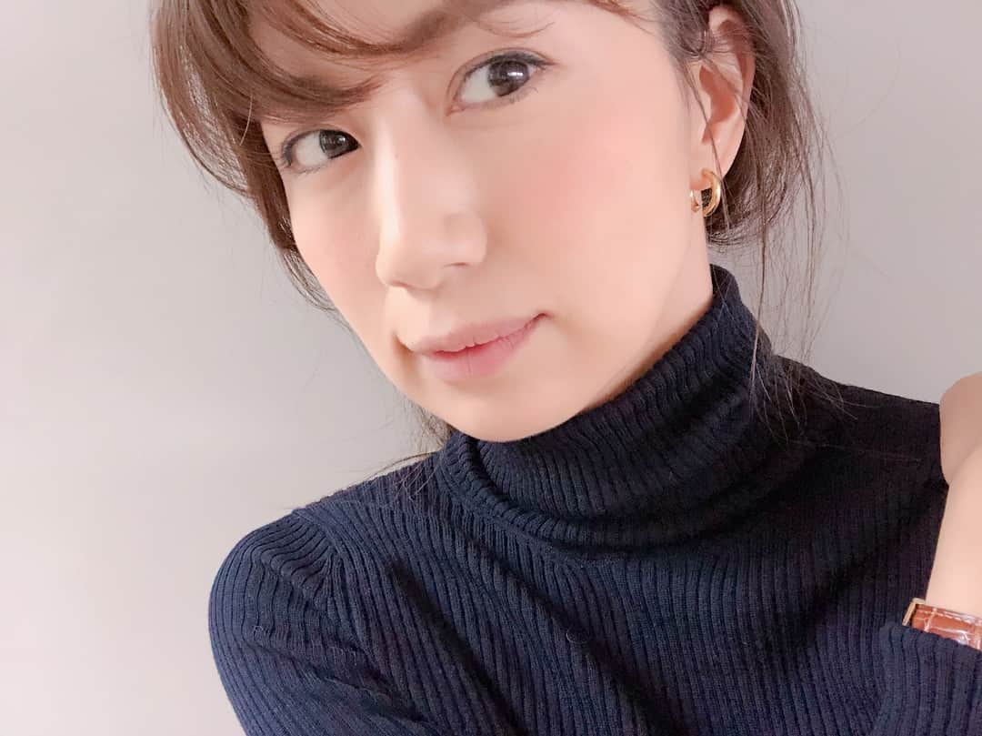 東原亜希さんのインスタグラム写真 - (東原亜希Instagram)「人生初のアクセブーム🤭ピアスつけたらあんなに腫れたり痛かったの、どこ行った😳ピアスできるようになって嬉しい😭😭エストネーション六本木でマリアブラックpopupしてるとかなんとか。危険♡ . @mariablackjewellery  @estnation_roppongihills」12月6日 11時39分 - akihigashihara