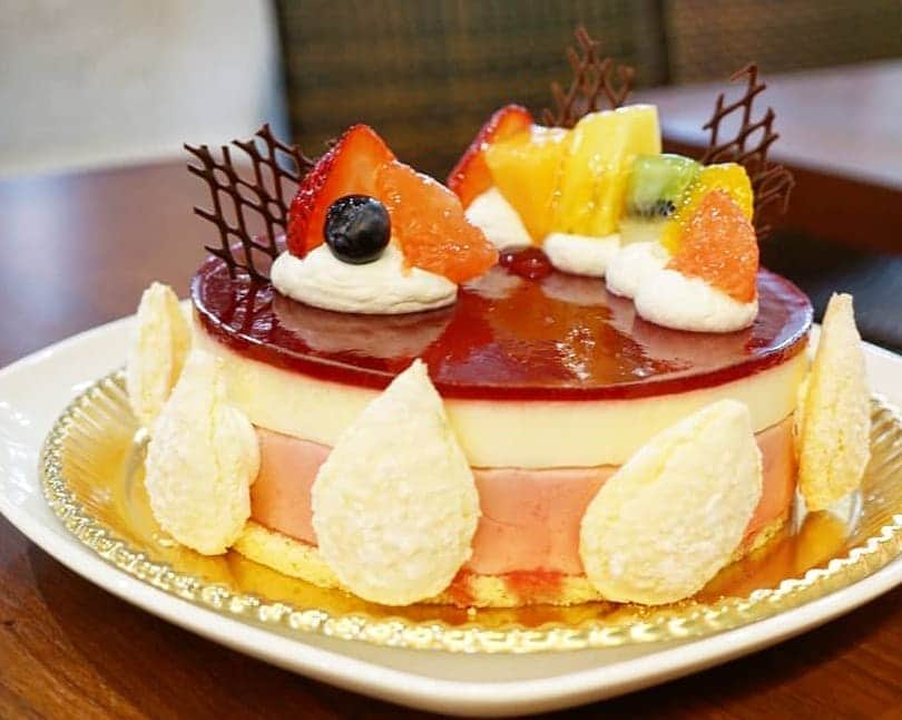 石関友梨のグルメインスタ