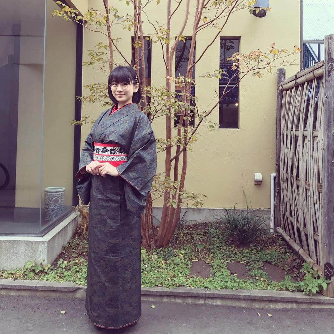 時東ぁみさんのインスタグラム写真 - (時東ぁみInstagram)「和の国に生まれたので、着物を自分で着られるように #着物着付け教室 へ行ってきました👘 ・ 自分で着られるって楽しいー☆ もっとオシャレに今時な感じに着たいー☆ ・ 着物を着て遊ぶをしてみたい！！！ ・ #時東ぁみ #着物 #kimono #大島紬 #着物にブーツ #和の国 #日本の心 #民族衣装 #japan #japanstyle #👘 #ひとりでできるもん」12月6日 8時54分 - amitokito