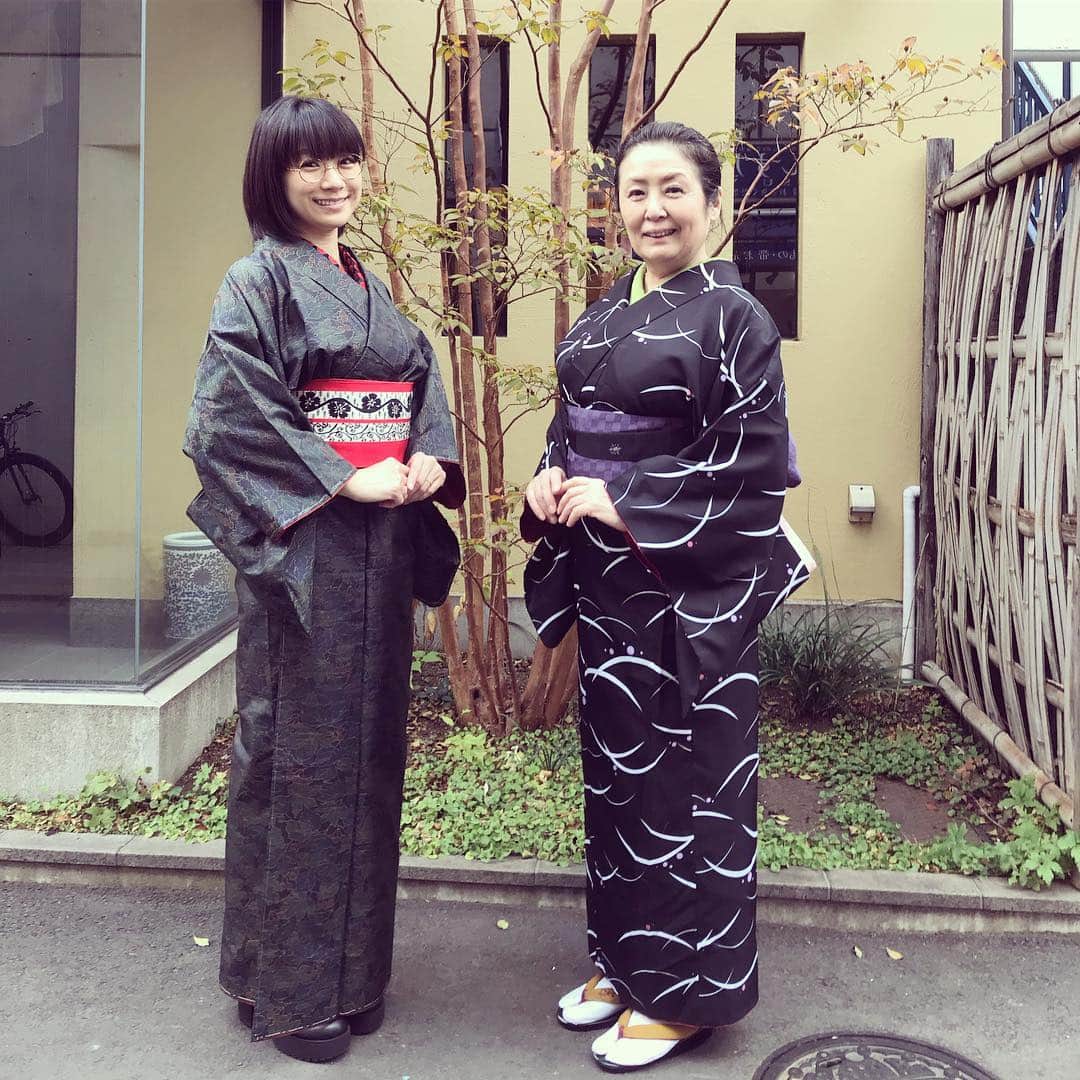 時東ぁみさんのインスタグラム写真 - (時東ぁみInstagram)「和の国に生まれたので、着物を自分で着られるように #着物着付け教室 へ行ってきました👘 ・ 自分で着られるって楽しいー☆ もっとオシャレに今時な感じに着たいー☆ ・ 着物を着て遊ぶをしてみたい！！！ ・ #時東ぁみ #着物 #kimono #大島紬 #着物にブーツ #和の国 #日本の心 #民族衣装 #japan #japanstyle #👘 #ひとりでできるもん」12月6日 8時54分 - amitokito