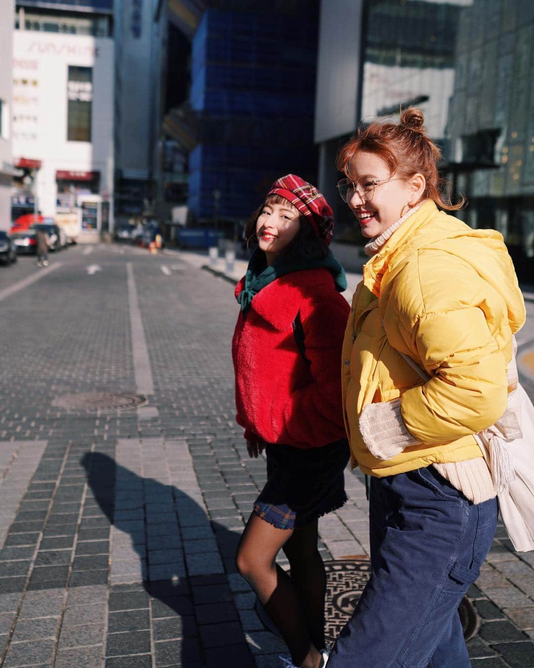Julia Castroさんのインスタグラム写真 - (Julia CastroInstagram)「韓国はぎり耐えられる寒さだった❄️ でも寒いの本当に嫌い！！！ 次は来年の秋かな🍂 * #じゅりじゅりあ #korea #myongdong  #fashion #ootd #outfit #outfitoftheday  #winter #winterfashion #red #yellow #color #韓国 #明洞 #写真 #ファッション #冬服 #冬コーデ #カラフル #赤コーデ #黄色コーデ #打ち合わせなしのカラフルコーデ」12月6日 21時56分 - julia.c.0209
