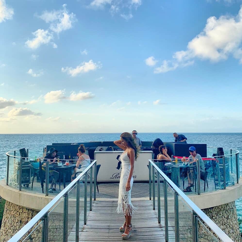 のインスタグラム：「Rock bar🍹 #bali #indonesia #ayanaresort #rockbar #trip #バリ #バリ島 #インドネシア #アヤナリゾート #旅行 #海外旅行」
