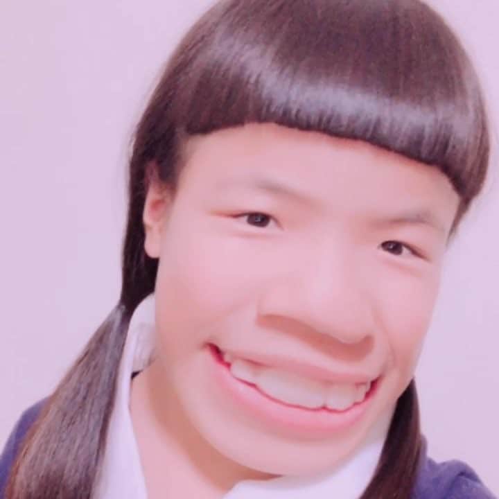 のインスタグラム：「✂️✂️✂️ みんなお待たせ〜🙌💕 * はぁ〜❤️サッパリ😆✨ * * #前髪カット#オン眉#ぱっつん前髪 #サッパリ#落ち着く#お待たせ #こあちゃんママありがとう #ゆず#yuzu」