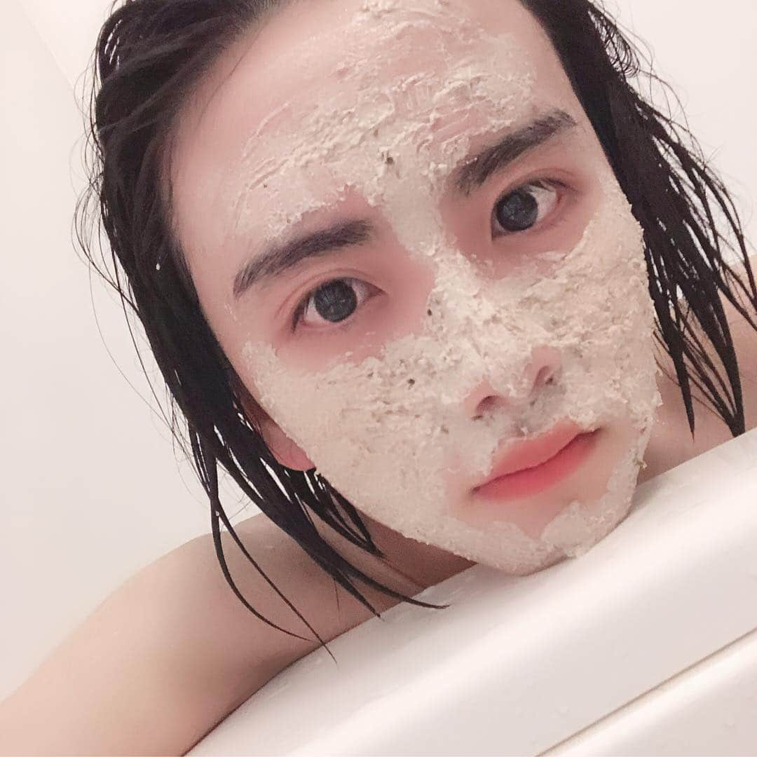 板垣李光人さんのインスタグラム写真 - (板垣李光人Instagram)「塗るの雑すぎな。」12月6日 21時38分 - itagakirihito_official