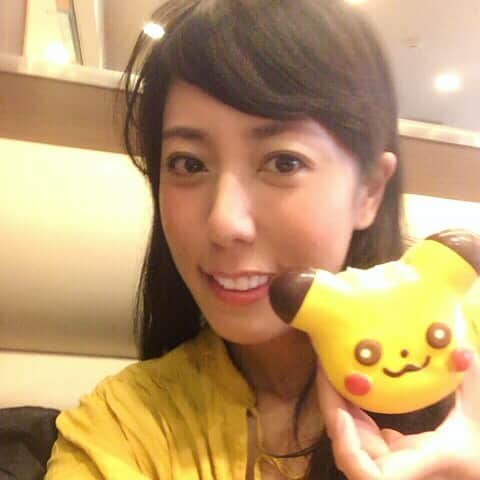寺田浩子のインスタグラム：「念願の。  #ピカチュウドーナツ  #服も黄色」