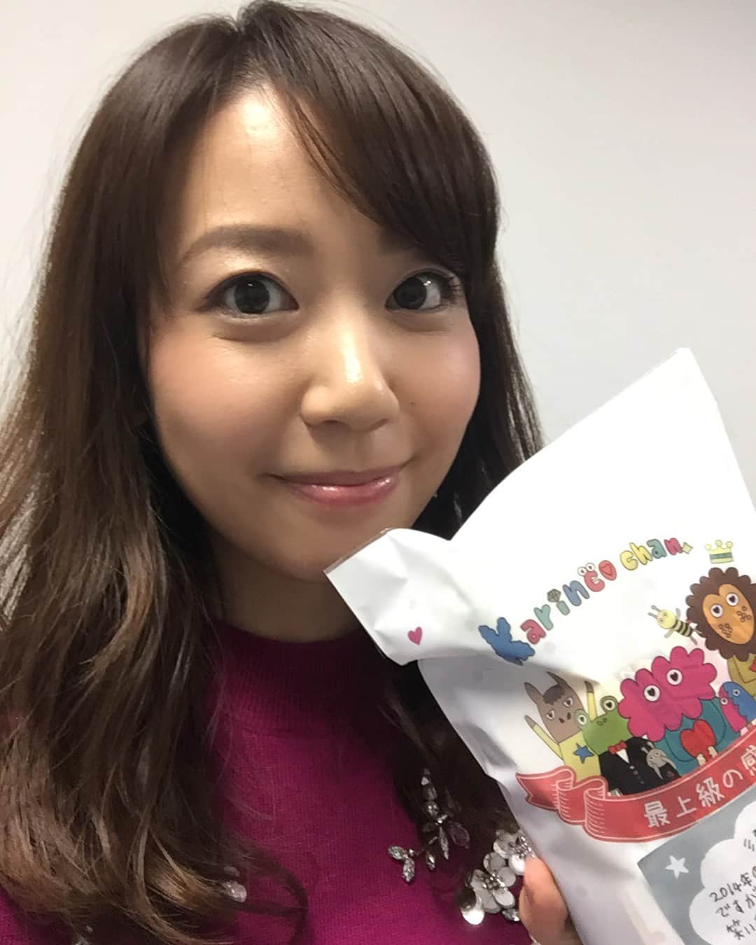 須黒清華のインスタグラム：「アド街ック天国の収録で、 丸山桂里奈さんから、噂の駄菓子頂いちゃいました💗 オリジナルパッケージも、中身も、そしてほんわかしたメッセージも本当に可愛くて癒されました〜✨✨ 丸山さん有難うございました‼︎ 私も素敵な気遣い、見習いたいですっ‼︎ . 収録もとっても楽しかった✨ 「世田谷線 松陰神社前」 放送をお楽しみにっ‼︎ #丸山桂里奈さん #差し入れ #駄菓子 #有難うございました❤︎ #アド街ック天国 #松陰神社前」
