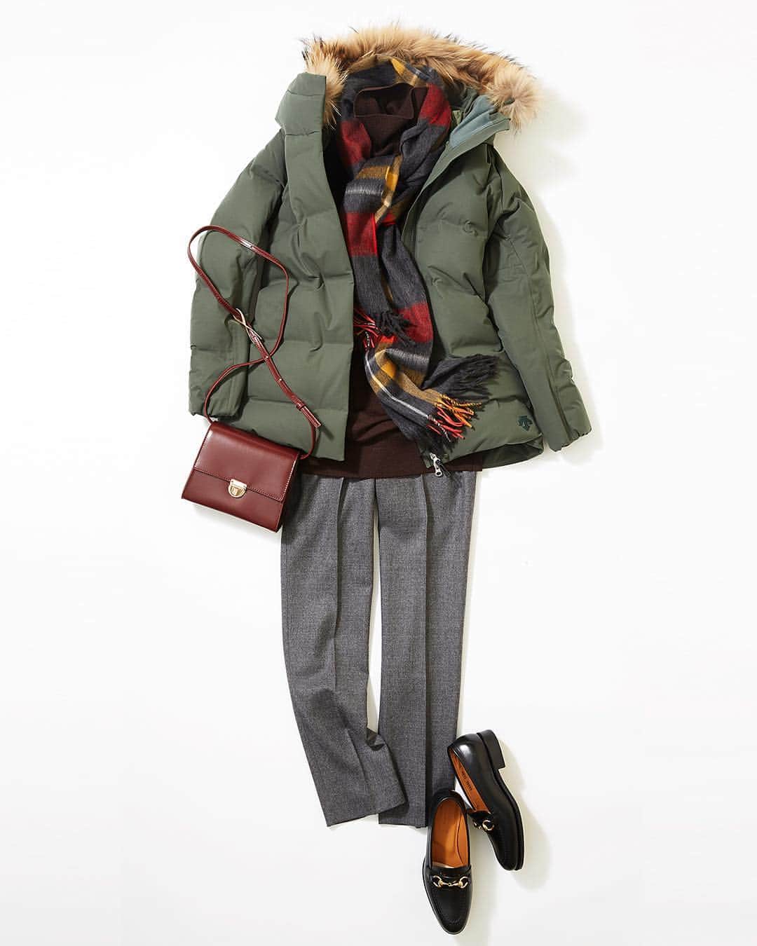 ルミネ公式のインスタグラム：「屋外ではフードとストールで首元完全防備！ #ジャケット ¥120,000+TAX #タートルネック ¥15,000+TAX #パンツ ¥17,000+TAX #ストール ¥27,000+TAX #バッグ ¥4,600+TAX #ローファー ¥34,000+TAX ・ [ #LUMINEMAGAZINE ] #lumine #ルミネ #ルミネ北千住 #ビューティアンドユースユナイテッドアローズ #フレームワーク #ビームス #イエナ #アルシーヴ #ootd #outfit #fashion #coordinate #コーディネート #ファッション #デイリーコーデ #コーデ #フォロー #川上さやか http://magazine.lumine.ne.jp/?p=79456 ※商品の価格や取り扱い状況は撮影時点のもので、変更になることがあります。」