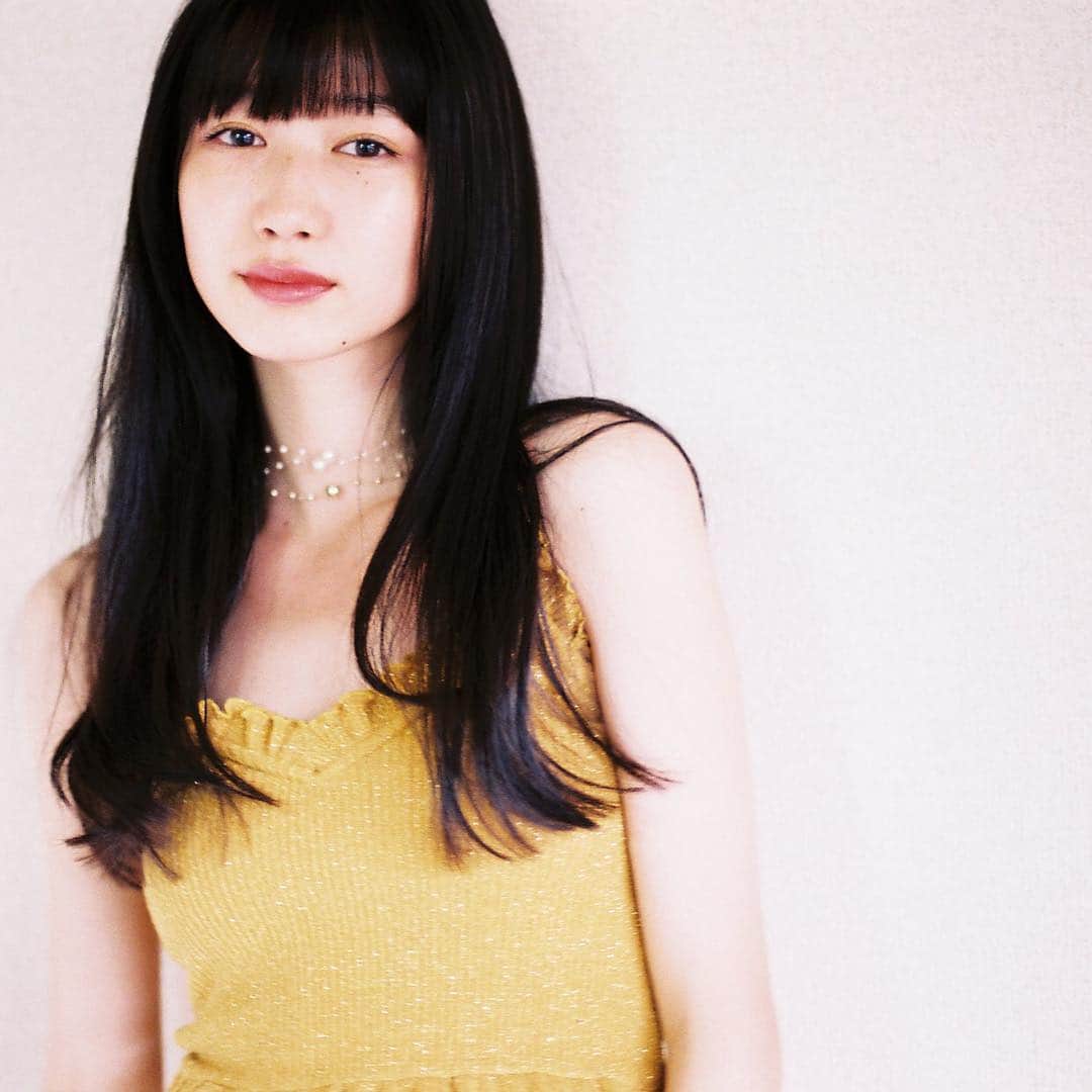 岡本夏美さんのインスタグラム写真 - (岡本夏美Instagram)「撮影したときの フィルム写真が届いた🎞  黄色可愛いなぁ #film #natsufilm」12月6日 18時01分 - okamoto_natsumi