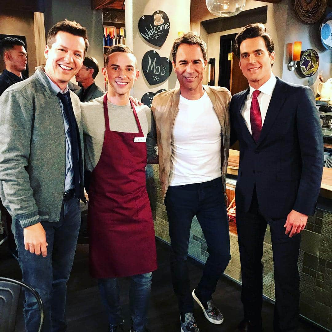 マット・ボマーさんのインスタグラム写真 - (マット・ボマーInstagram)「Can't believe it's here! My first episode of #WillandGrace airs TONIGHT at 9/8c on @nbc! So grateful that I get to be a part of one of my favorite shows!@eric_mccormack @seanhayes @therealdebramessing @meganomullally  @adaripp @nbcwillandgrace」12月7日 5時47分 - mattbomer