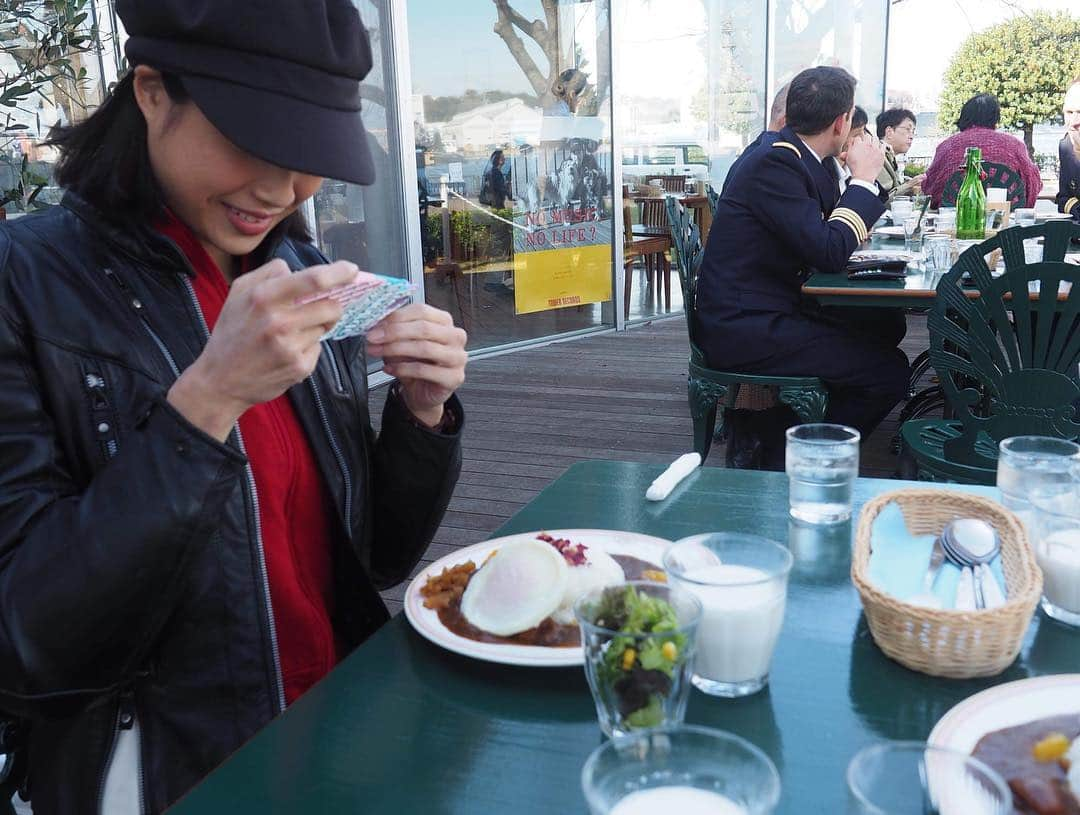 桜井未来さんのインスタグラム写真 - (桜井未来Instagram)「海軍さんが海軍カレー食べてた（笑）in 横須賀コルセール🍛。 #ツーリング #ツーリング仲間募集中 #ツーリング女子 #ツーリング日和 #バイク #バイク女子 #バイク女子と繋がりたい #バイク好きな人と繋がりたい #バイクが好きだ #バイクのある生活 #バイク好き #バイク乗り #バイク乗りと繋がりたい #バイカー女子 #bike #bikegirl #bikelife #biker #カレー #カレーライス #カレー好き #カレー部 #横須賀カフェ #海軍 #海軍カレー」12月6日 22時05分 - miki.sakurai0214