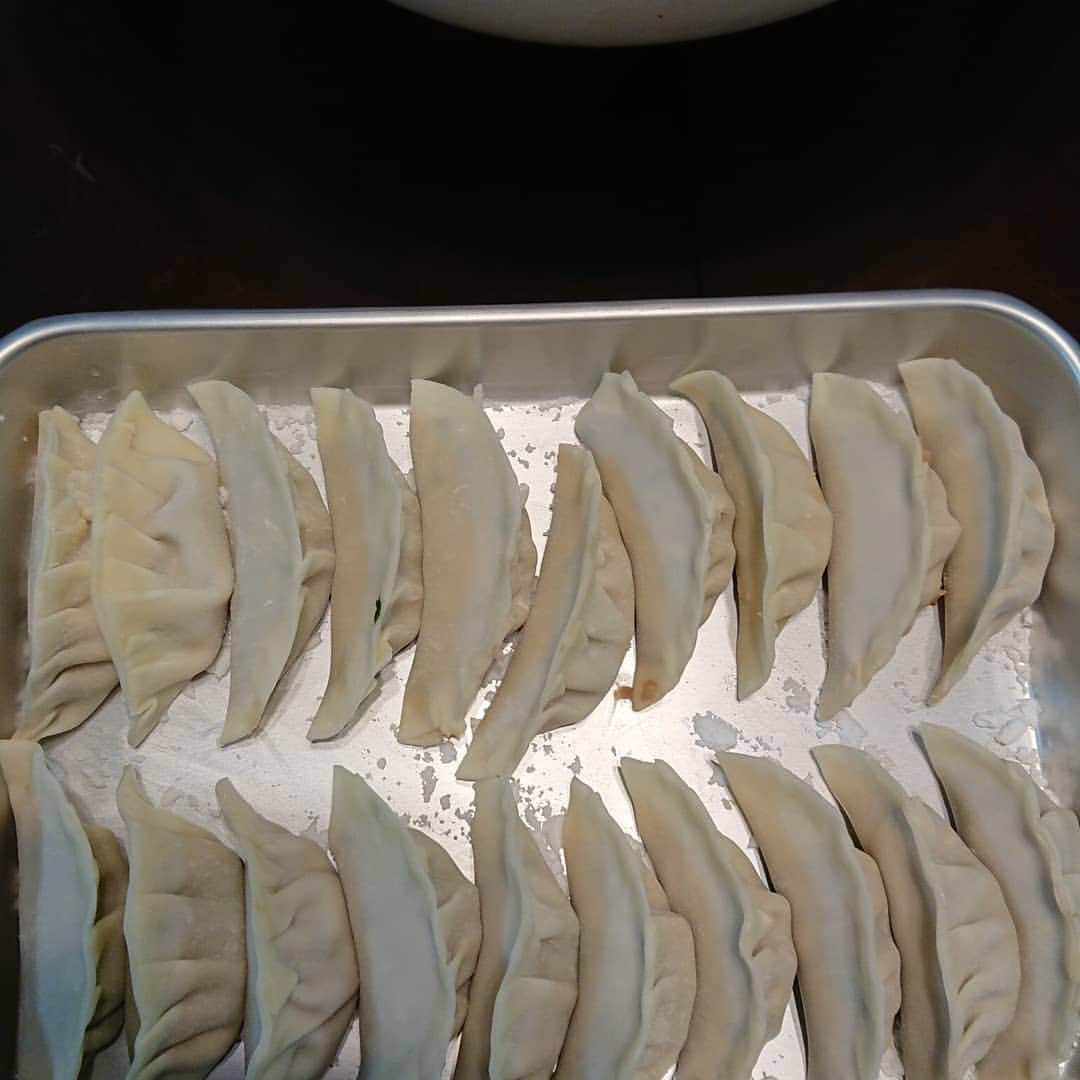 岡本昌弘のインスタグラム：「GYOZA(^3^)/ 以上。」