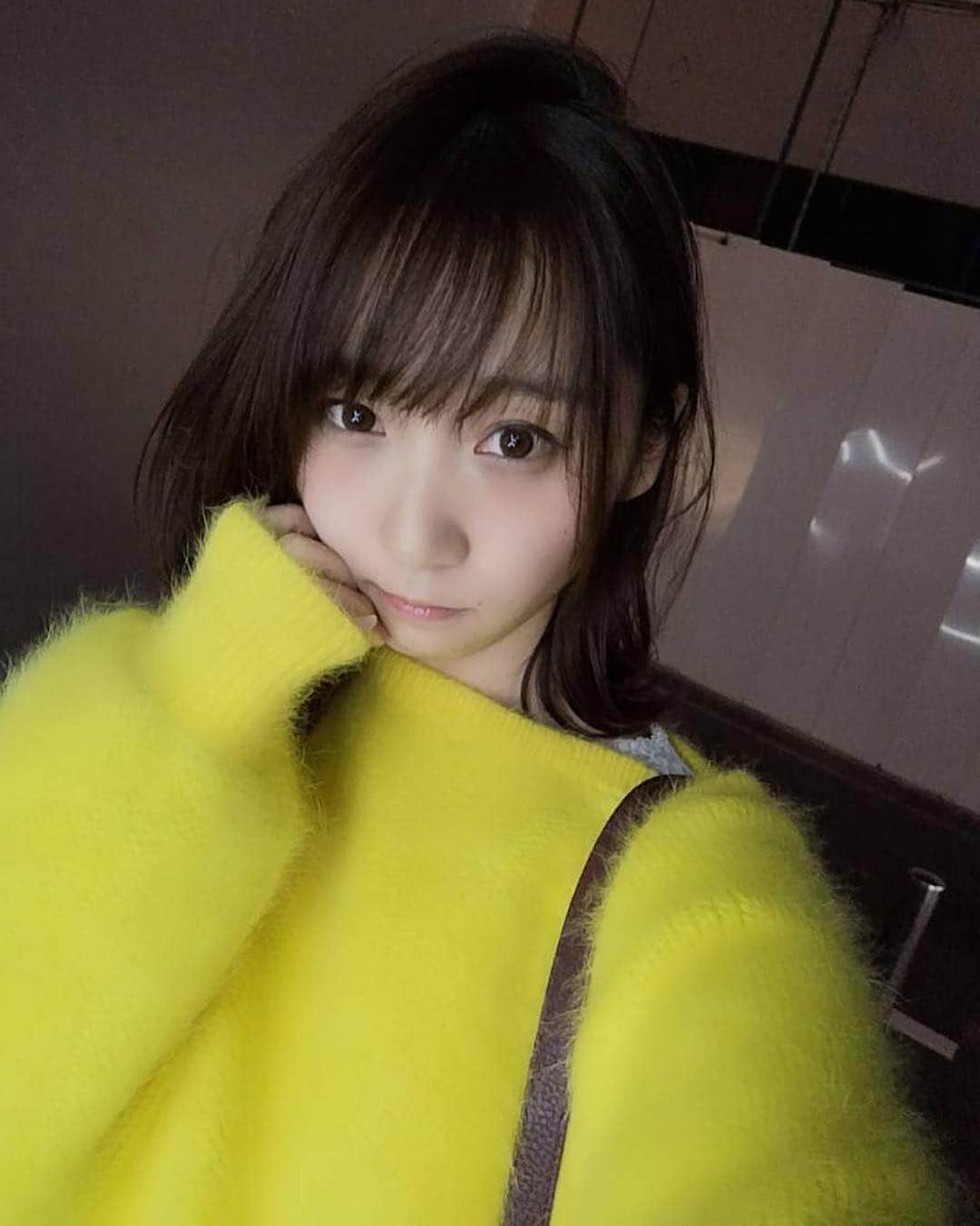 伊織もえさんのインスタグラム写真 - (伊織もえInstagram)「黄色🍋🍋」12月7日 1時05分 - moe_five