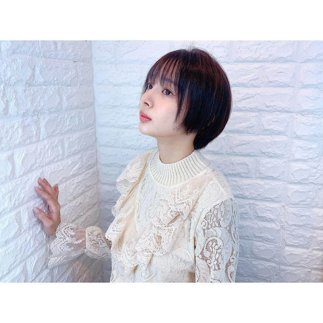 岡田紗佳さんのインスタグラム写真 - (岡田紗佳Instagram)「ヘアメンテ💇‍♀️ 1トーン明るくして絶妙な透け感になりましたー！ ヘッドスパで癒されたわー。 @sasage_hair」12月7日 15時34分 - sayaka_okada