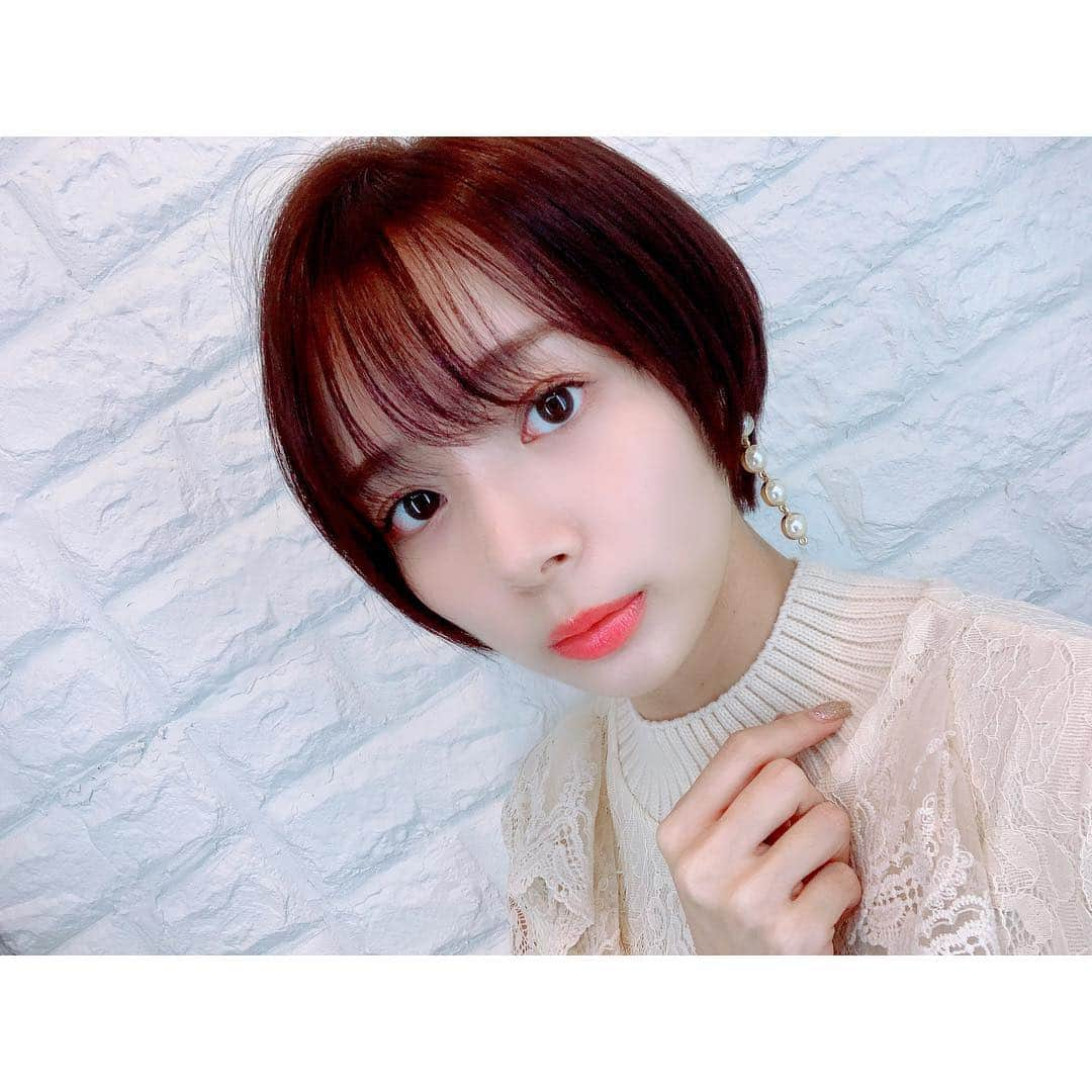 岡田紗佳さんのインスタグラム写真 - (岡田紗佳Instagram)「ヘアメンテ💇‍♀️ 1トーン明るくして絶妙な透け感になりましたー！ ヘッドスパで癒されたわー。 @sasage_hair」12月7日 15時34分 - sayaka_okada