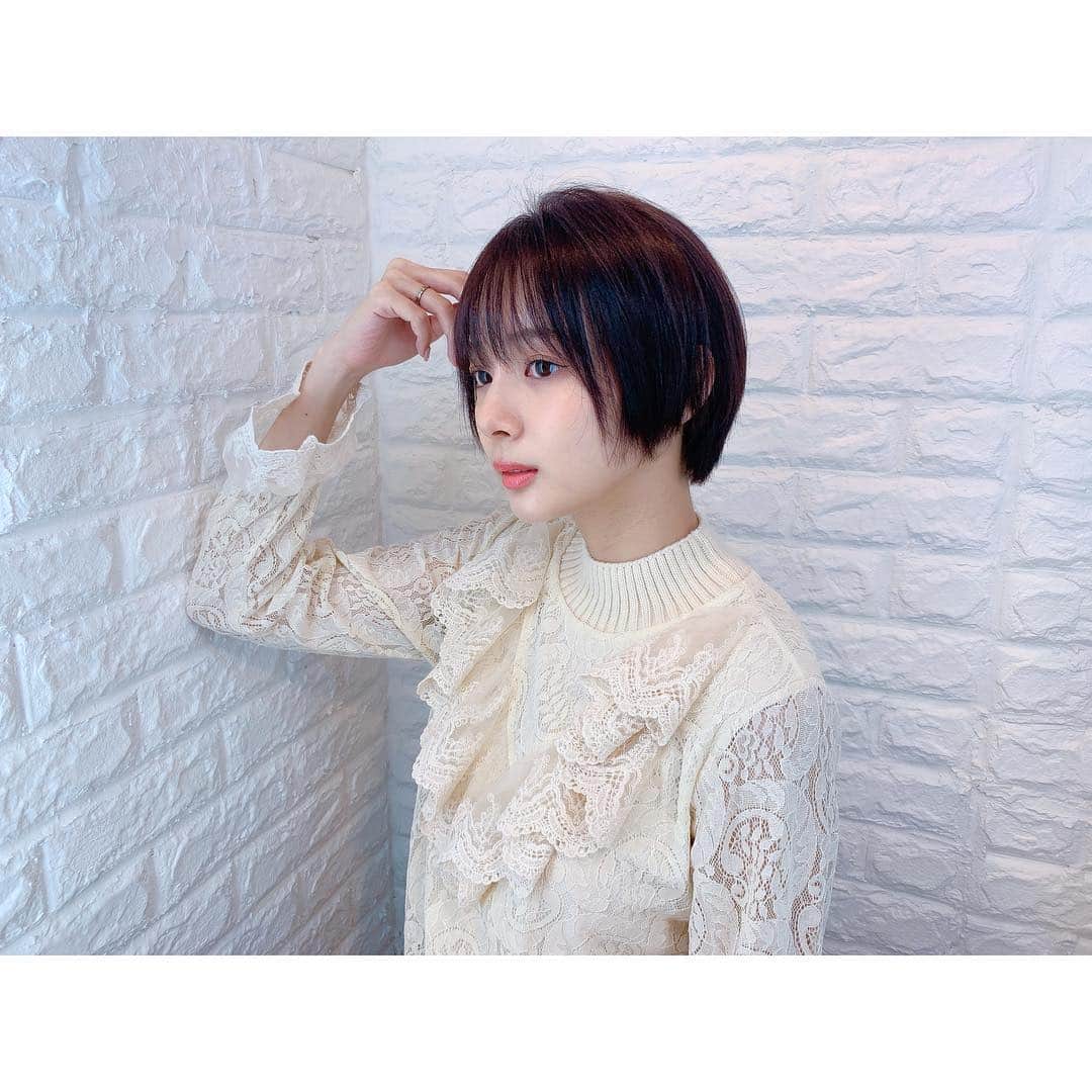 岡田紗佳さんのインスタグラム写真 - (岡田紗佳Instagram)「ヘアメンテ💇‍♀️ 1トーン明るくして絶妙な透け感になりましたー！ ヘッドスパで癒されたわー。 @sasage_hair」12月7日 15時34分 - sayaka_okada