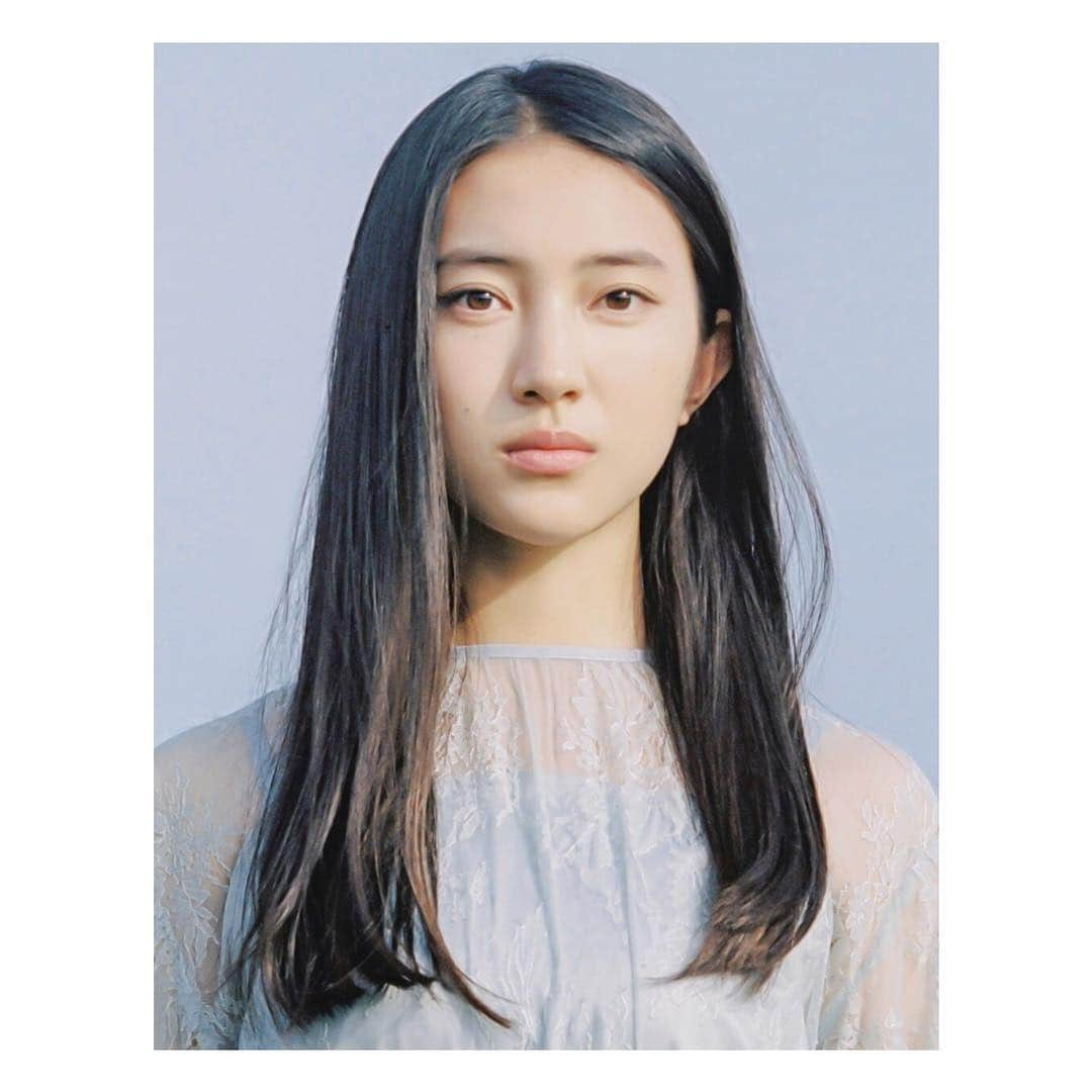 久保田紗友さんのインスタグラム写真 - (久保田紗友Instagram)「事務所のプロフィール写真が 新しくなりました ！ 濱田英明さんに撮影して頂きました。 ( @hamadahideaki )  HPにはアザーカットも 載せてます◎ インスタのプロフィールURLから ご覧になれますので 覗いてみて、下さい🌼」12月7日 16時10分 - kubotasayu